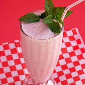 Strawberry Yogurt Milkshake
