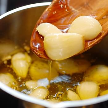 Quick and Easy Gourmet Garlic Oil
