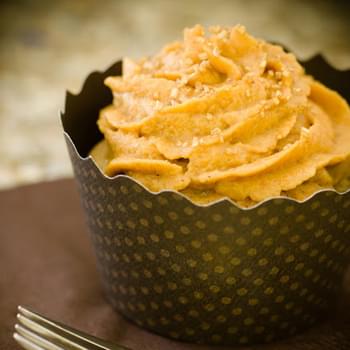 Apple Cobbler Cupcakes with Pumpkin Pie Frosting
