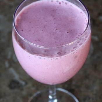 Frozen Strawberry and Dehydrated Banana Smoothie