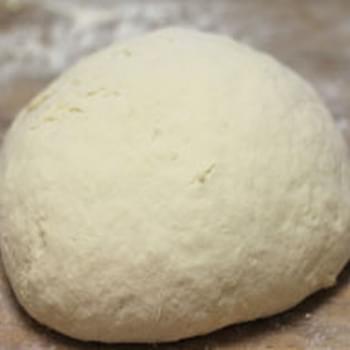 2-ingredient Pizza Dough