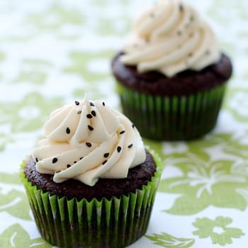 Black Pearl Cupcakes