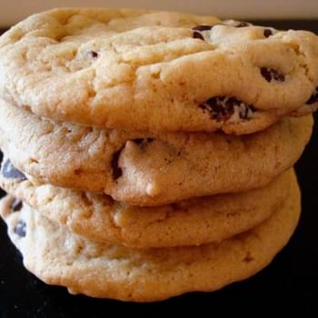 Aunt Alecia’s Famous Chocolate Chip Cookies