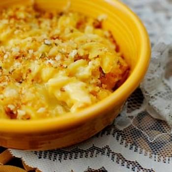 Creamy Macaroni and Cheese with Crunchy Topping