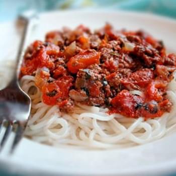 Homemade Ragù Sauce Recipe- An Easy Red Pasta Sauce
