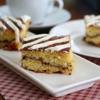 Cinnamon Roll Coffee Cake – Low Carb and Gluten-Free