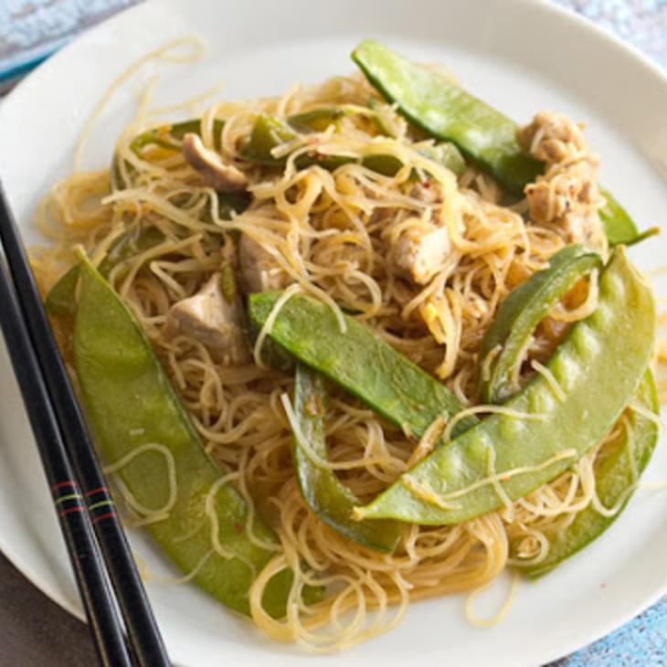 Stir Fried Noodles with Chicken and Snow Peas