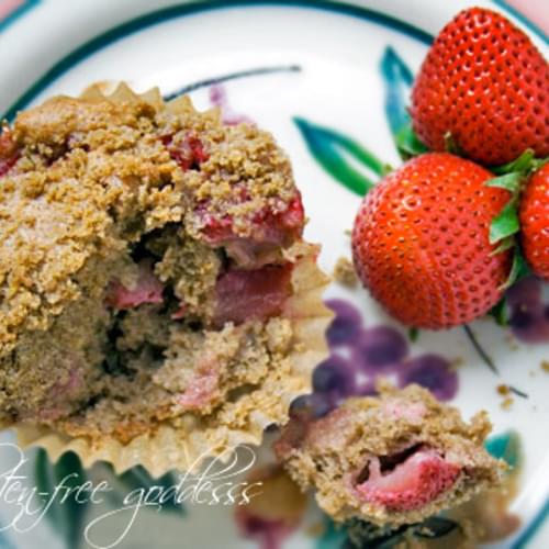 Gluten-Free Strawberry Rhubarb Muffins with Cinnamon Streusel Topping