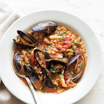 Mussels Fra Diavolo with Fennel, Leeks & Fregola