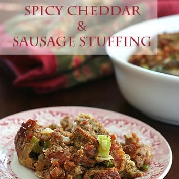 Spicy Sausage and Cheddar Stuffing – Low Carb and Gluten-Free #freshfestive