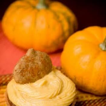 Pumpkin Cupcakes with Pumpkin Cheesecake Frosting
