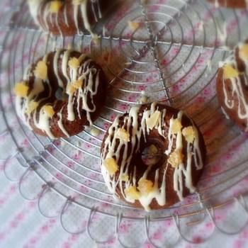 *White Chocolate Drizzled Gingerbread Baked Donuts*