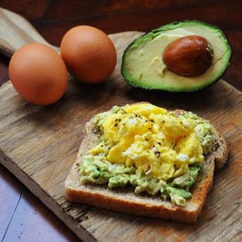 EGG AND AVOCADO TOAST- CLEAN EATING