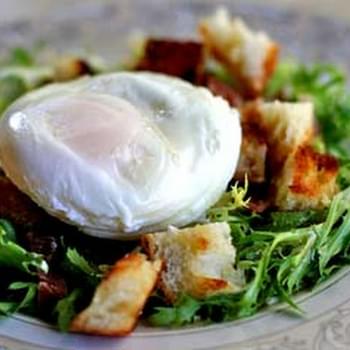 Poached Egg and Bacon Salad – Salad Lyonnaise