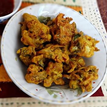 Cauliflower pakoras recipe – Crispy deep fried cauliflower snack