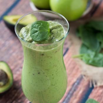 Creamy Banana Green Smoothie – Healthy Eating Has Never Tasted So Good!