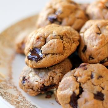 6-ingredient Flourless Peanut Butter Chocolate Chunk Cookies
