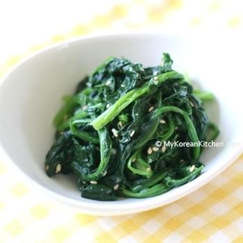 Simply Seasoned Korean Spinach Salad (Sigeumchi Namul version.1)