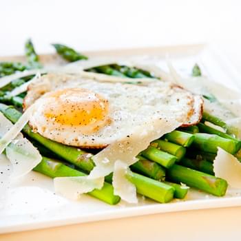 Asparagus with Fried Egg and Parmesan Cheese