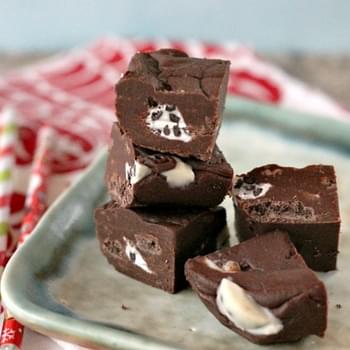 KISSES® Cookies & Cream Chocolate Fudge