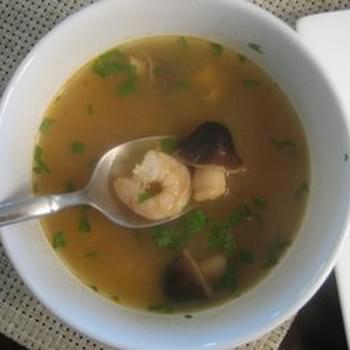 Easy Thai Lemongrass Soup (Tom Yum Goong)
