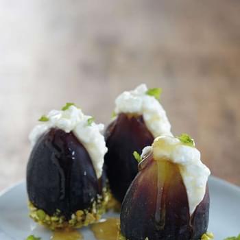 Fresh Figs With Ricotta and Honey