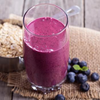 Low Calorie Berries & Oats Smoothie