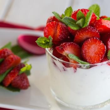 Easy Mint Yogurt with Strawberries