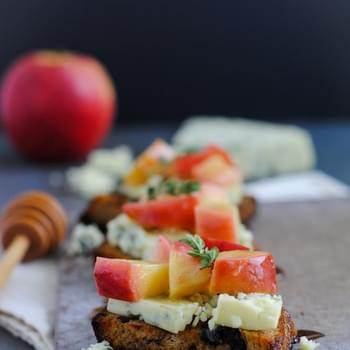Raisin Crostini with Blue Cheese & Apples