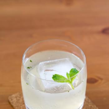 The California Woods (Honey and Mint Gin Cocktail)