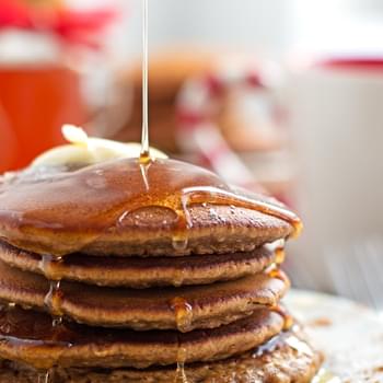 Gingerbread Pancakes {Perfect for Christmas Morning!}