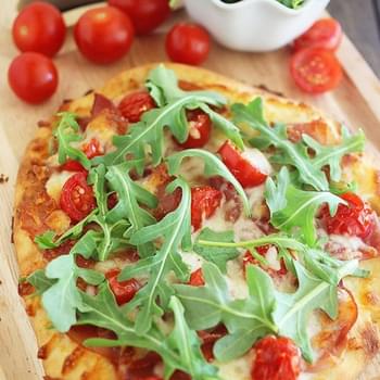 Prosciutto, Arugula & Tomato Naan Pizza