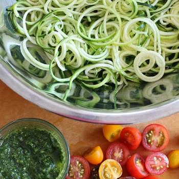 Raw Spiralized Zucchini Noodles with Tomatoes and Pesto