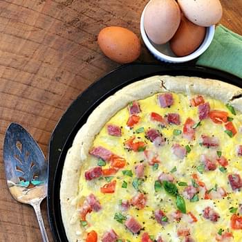 Easy Breakfast Ham and Cheese Pizza