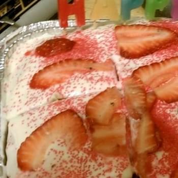Super Moist Strawberry Sheet Cake