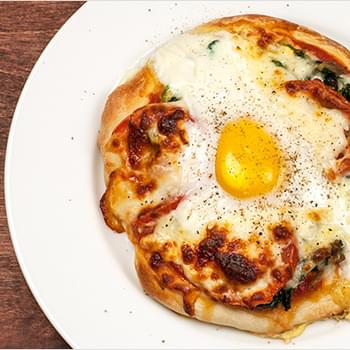 Mini Spinach Pizzas with Egg