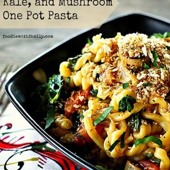 Chicken Sausage, Kale, and Mushroom One Pot Pasta {25 Minute Meal}