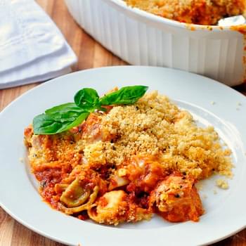 Cheesy Tomato Basil Baked Tortellini with Parmesan Pepper Crumb Topping