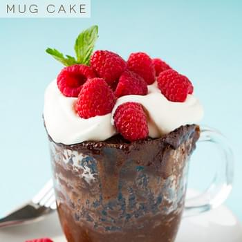 Nutella Mug Cake {5 Minute Dessert}