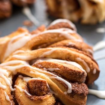 Cinnamon Roll Swirls and a 250$ Amazon Gift Card Giveaway!