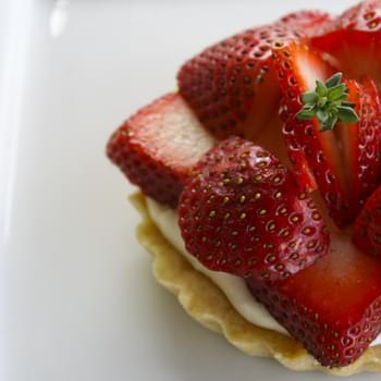 Brown Sugar Strawberries and Cream Mini Tarts