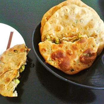 Matar Kachori recipe – Indian pastry filled with spiced green peas