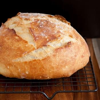Crusty Rustic Bread (it’s no knead!)