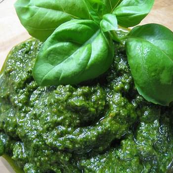 Homemade Pesto Sauce recipe – 195 calories