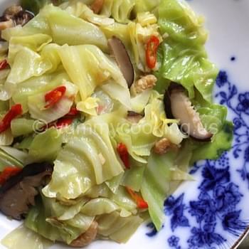 Taiwanese Braised Cabbage With Dried Shrimp, Chilies, and Shiitake Mushrooms