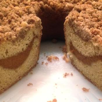 GLUTEN-FREE COFFEE CAKE with PUMPKIN FILLING and STREUSEL CRUMB TOPPING