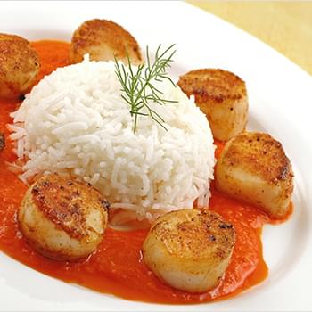 Paprika-Crusted Scallops With Roasted Red Pepper Coulis