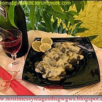 DOLMADES WITH LETTUCE(LETTUCE ROLES WITH MINCED MEAT FILLING)