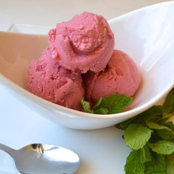 Raspberry Frozen Yogurt