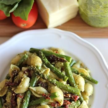 Pesto Pasta with Sun Dried Tomatoes and Roasted Asparagus